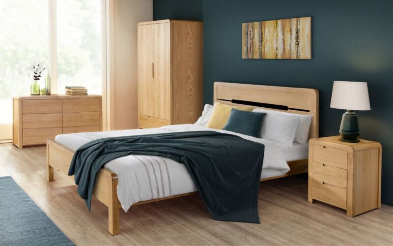 Caravele Natural Oak Bedside Table – 3 Drawer Storage - Image 4